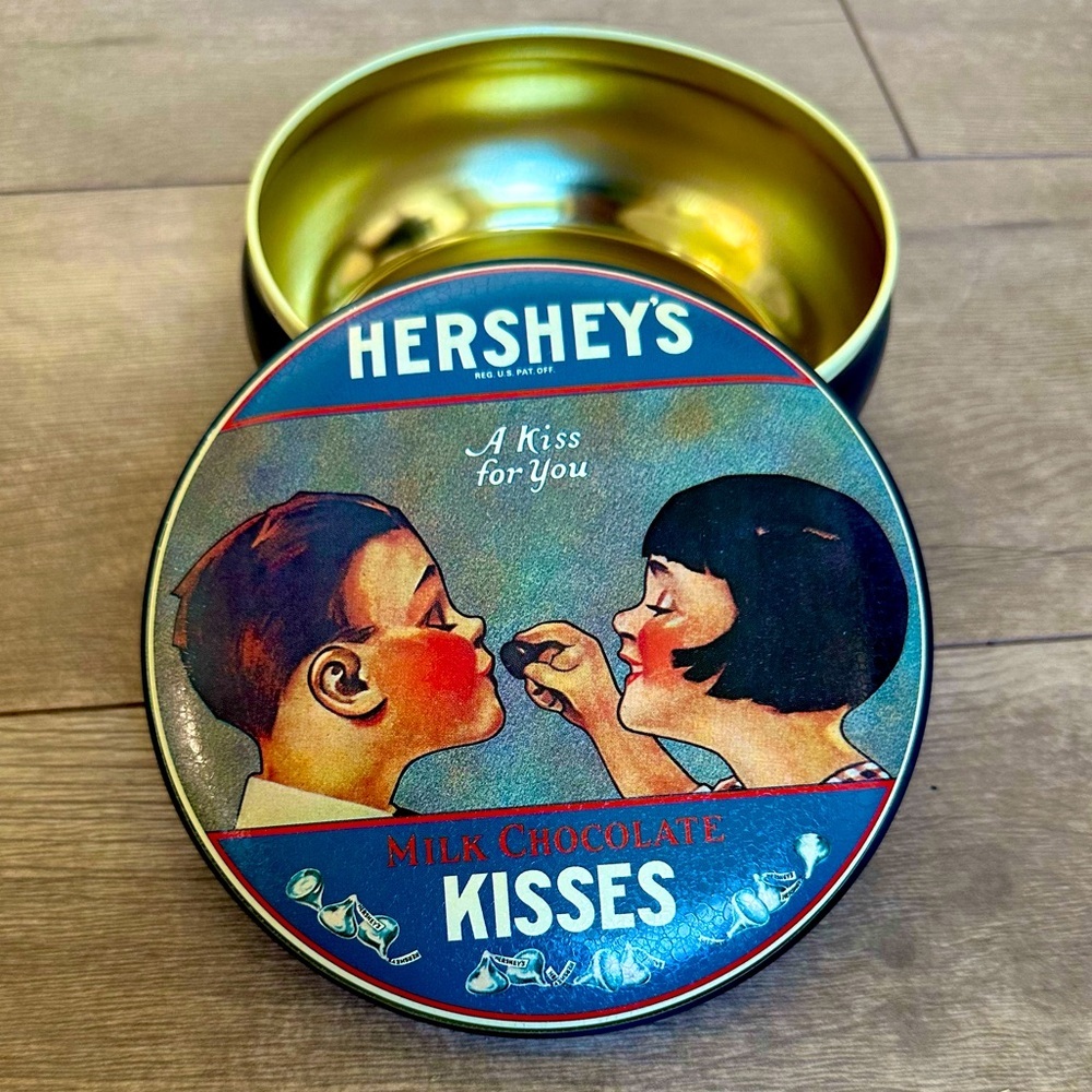 Vintage Hershey's Milk Chocolate Kisses Round Tin 1982 "A Kiss For You"